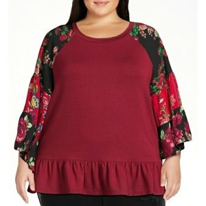 Pioneer Woman Blouse. XXXL. Red with floral sleeve. New